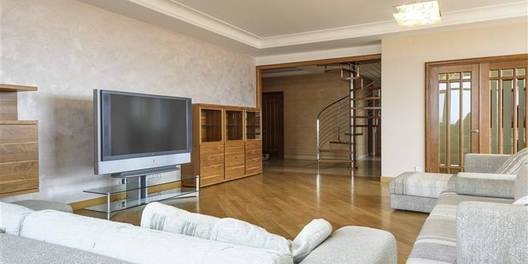 st. Predslavinskaya 31/11 Furniture Flexible, Master Bedroom 1 Double Bed, Ensuite Bathroom, TV, Walk-in Closet