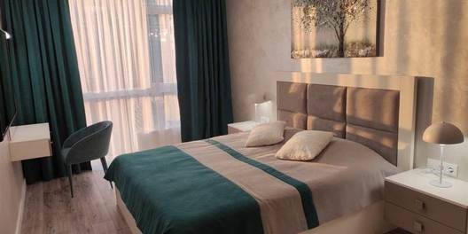 st. Predslavinskaya 53 Master Bedroom 1 Double Bed, Living Room Flatscreen TV, Fold-out Sofa Set