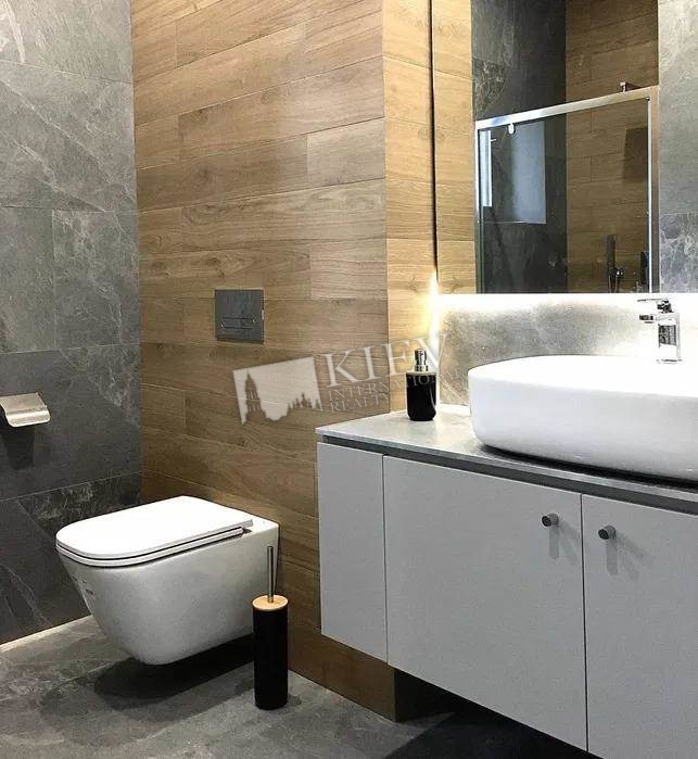 st. Koncha-Zaspa Bathroom 3 Bathrooms, Interior Condition Brand New