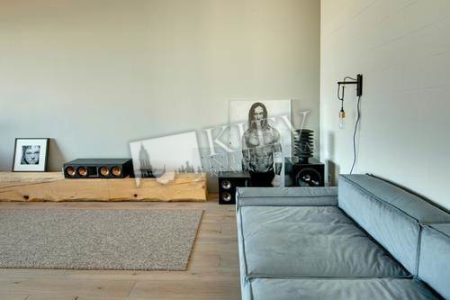 st. Grushevskogo 9A Living Room Flatscreen TV, Home Cinema, L-Shaped Couch, Kitchen Dishwasher, Electric Oventop