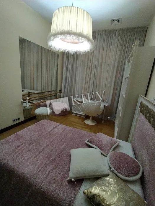 Three-bedroom Apartment st. Shelkovichnaya 17902