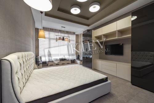 st. Grushevskogo 9a Living Room Flatscreen TV, Fold-out Sofa Set, Master Bedroom 1 Double Bed, TV