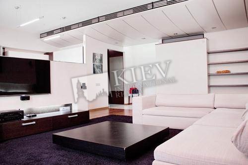 st. Barbyusa 5V Living Room Flatscreen TV, Home Cinema, L-Shaped Couch, Master Bedroom 1 Double Bed, TV, Walk-in Closet