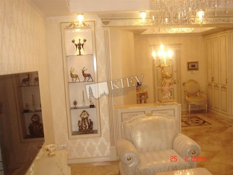 st. Bulvar Shevchenko 27B Residential Complex Diamant, Master Bedroom 1 Double Bed, TV, Writing Table
