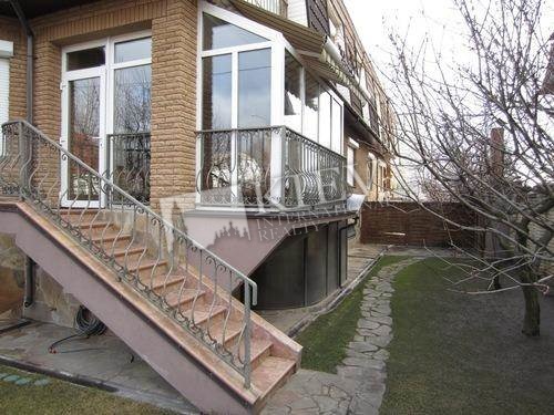 Druzhby Narodiv Rent a House in Kiev