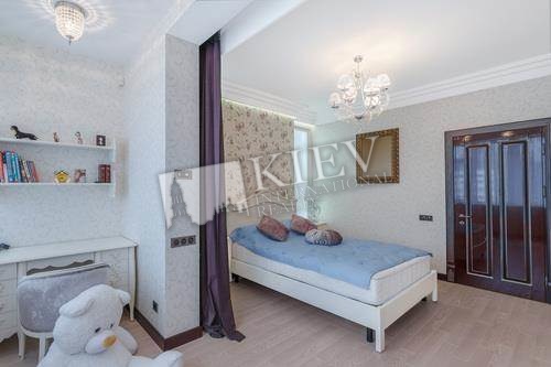Four-bedroom Apartment st. Staronavodnitskaya 6B 16440