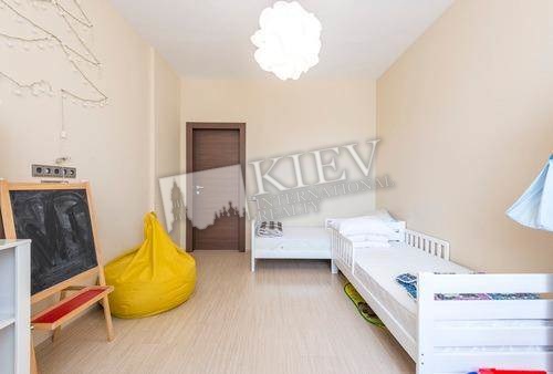 Universytet Long Term Apartment in Kiev