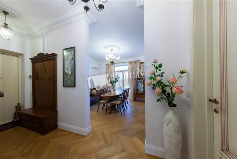 One-bedroom Apartment st. Proreznaya 13 16880