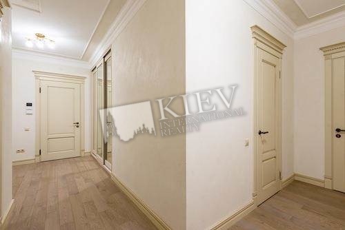 Klovs'ka Apartment for Sale in Kiev