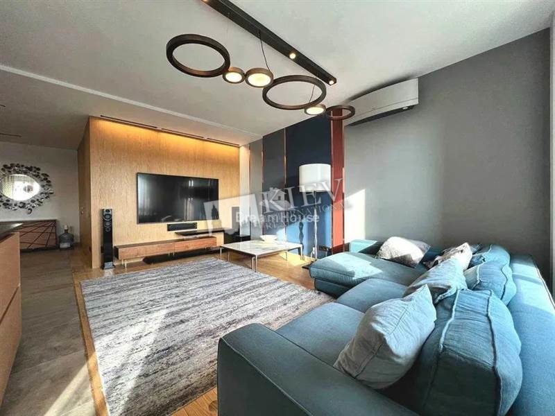 Three-bedroom Apartment st. 40-letiya Oktyabrya 60 20495