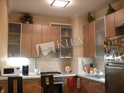 st. Pushkinskaya 2-4/7 Kitchen Gas Oventop, Living Room Flatscreen TV, Fold-out Sofa Set