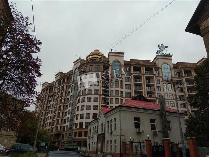 Druzhby Narodiv Office for sale in Kiev