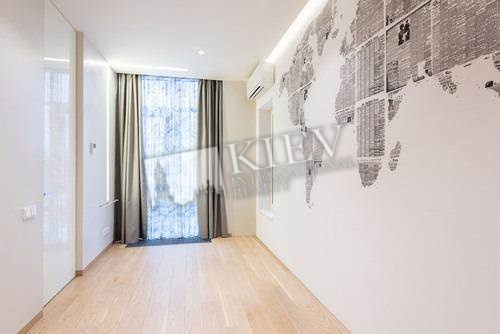 st. Lumumby 6/1 Residential Complex Bulvar Fontanov, Master Bedroom 1 Double Bed, TV, Walk-in Closet
