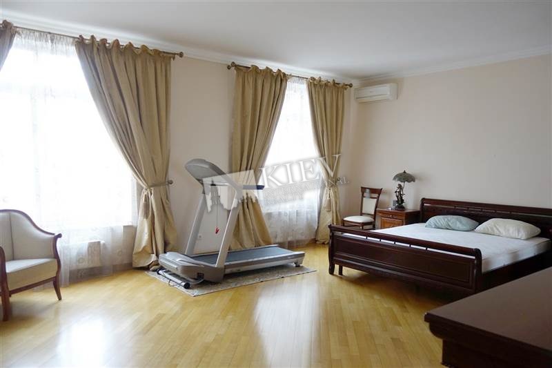 Four-bedroom Apartment st. Kruglouniversitetskaya 3/5 5852
