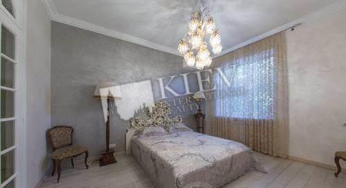 st. Institutskaya 15/5 Master Bedroom 1 Double Bed, TV, Walk-in Closet, Writing Table, Furniture Flexible