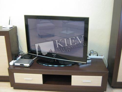 st. Zankovetskoy 5/2 Living Room Flatscreen TV, L-Shaped Couch, Master Bedroom 1 Double Bed, TV