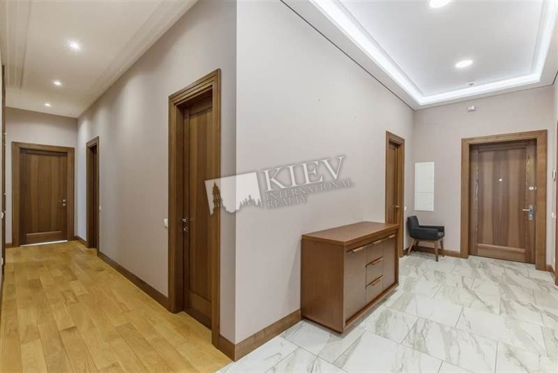 st. Klovskiy spusk 7A Master Bedroom 1 Double Bed, TV, Walk-in Closets One Walk-in Closet