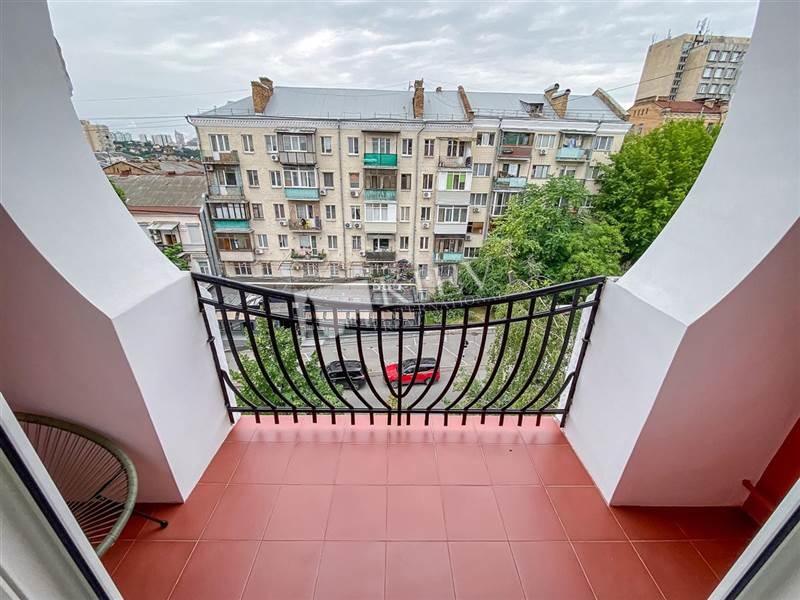 st. Vladimirskaya 81 Long Term Apartment in Kiev 20516