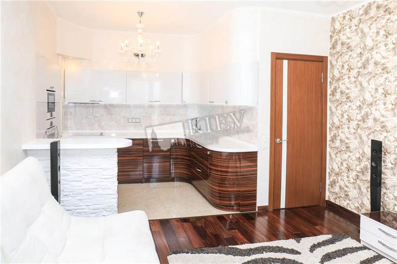 st. 40-letiya Oktyabrya 60 Bathroom 2 Bathrooms, Bathtub, Shower, Living Room Flatscreen TV, Fold-out Sofa Set