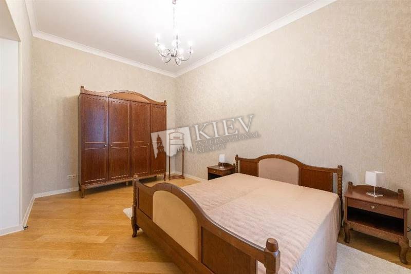 st. Institutskaya 16 Kiev Long Term Apartment 8195