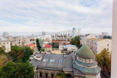 st. Shelkovichnaya 20 Apartment for Rent in Kiev 10909