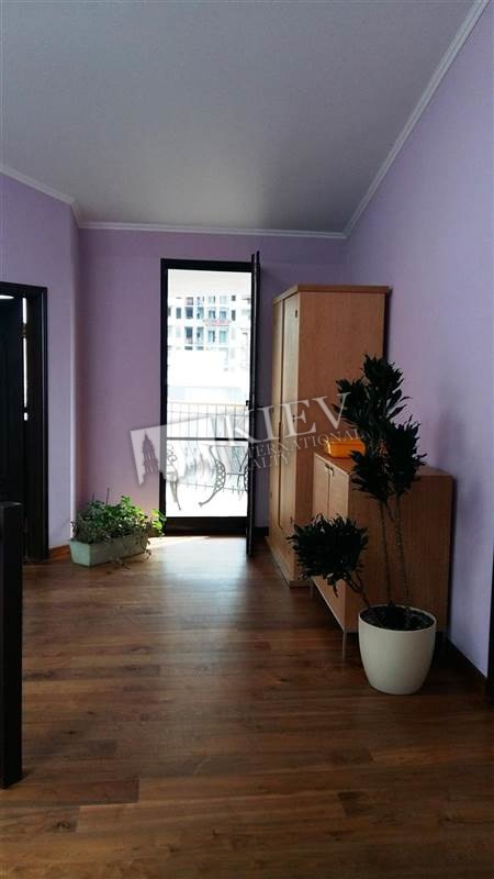 st. Chapaeva 9 Long Term Apartment in Kiev 3779