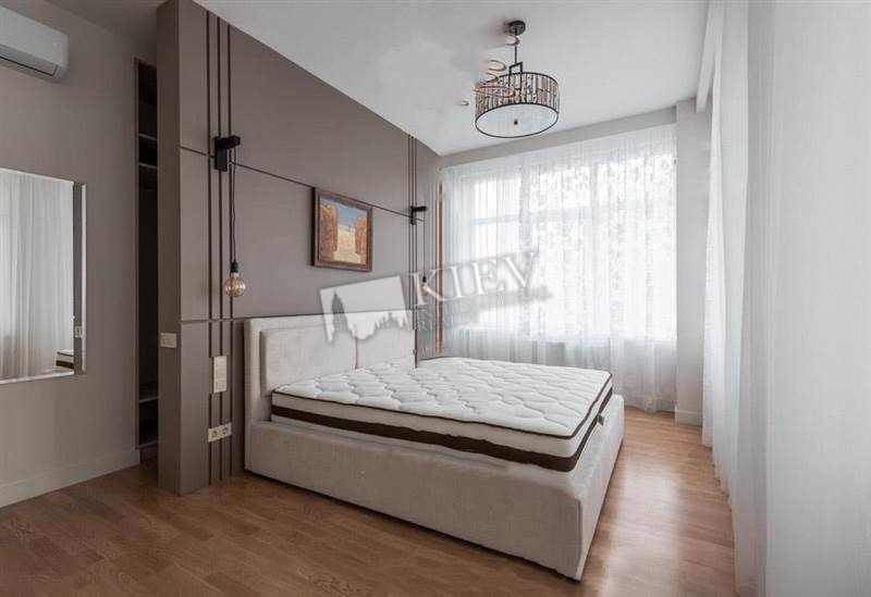 Two-bedroom Apartment st. Dragomirova 17 15041