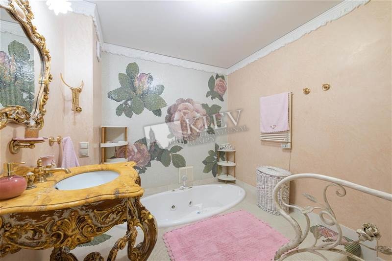 st. Lesi Ukrainki 23 A Bathroom 2 Bathrooms, Heated Floors, Washing Machine, Master Bedroom 1 Double Bed, TV