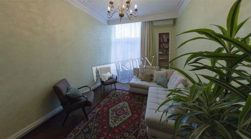 st. Institutskaya 15/5 Long Term Apartment in Kiev 2260