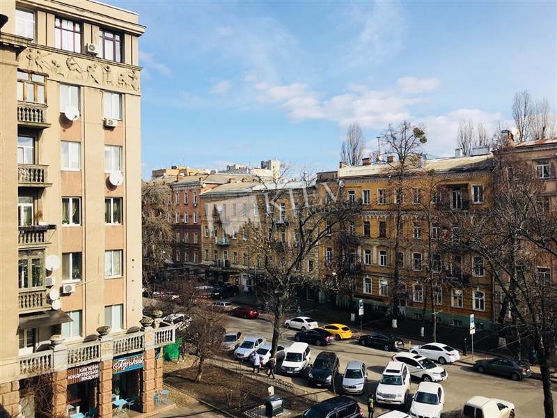 st. Pirogova 2 Apartment for Sale in Kiev 17666