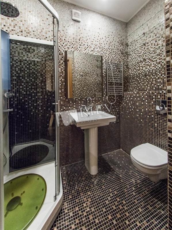 st. Kruglouniversitetskaya 3-5 Bathroom 2 Bathrooms, Bathtub, Shower, Washing Machine, Interior Condition Bare Walls