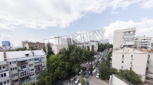 st. Vladimirskaya 79 Long Term Apartment in Kiev 4170