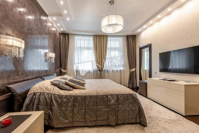 st. Lesi Ukrainki 7b Master Bedroom 1 Double Bed, TV, Living Room Flatscreen TV, Fold-out Sofa Set