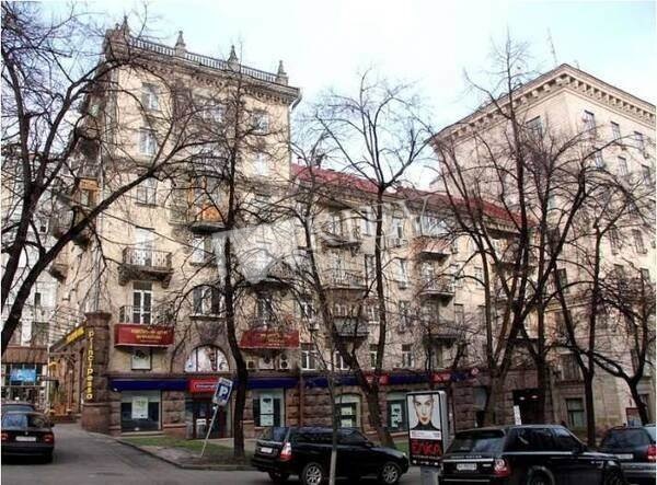 st. Proreznaya 4 Kiev Apartment for Sale 15701