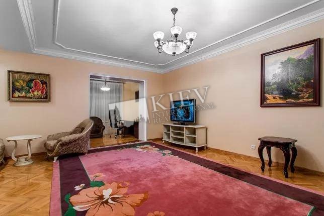 st. Zhilyanskaya 7V Bathroom 1 Bathroom, Bathtub, Washing Machine, Living Room Flatscreen TV, Fold-out Sofa Set