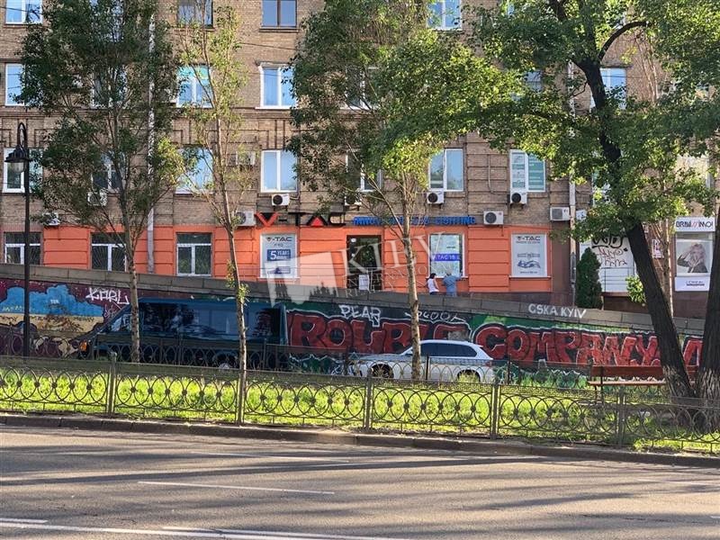 Pechers'ka Apartment for Sale in Kiev