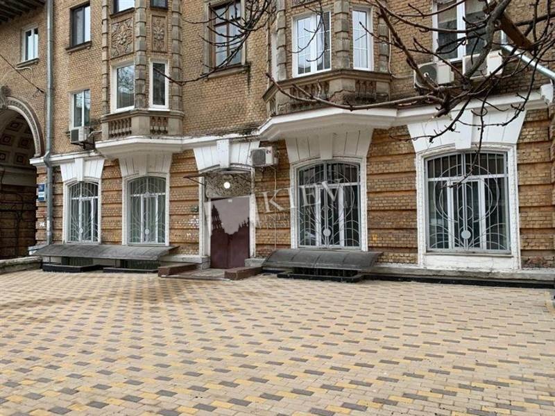 st. Nikolsko-Botanicheskaya 7/9 Parking Dedicated Parking Space (Yard), Furniture No Furniture