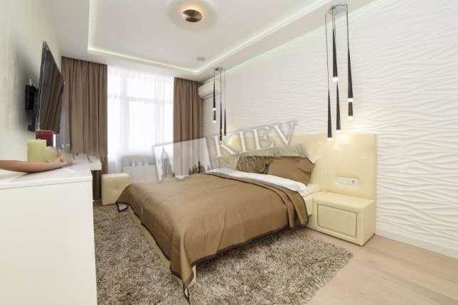 st. Dragomirova 20 Master Bedroom 1 Double Bed, Walk-in Closets Two Walk-in Closets