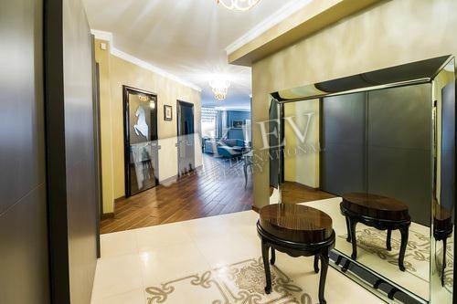 Apartment for Rent in Kiev Kiev Center Pechersk Institutskaya 18a