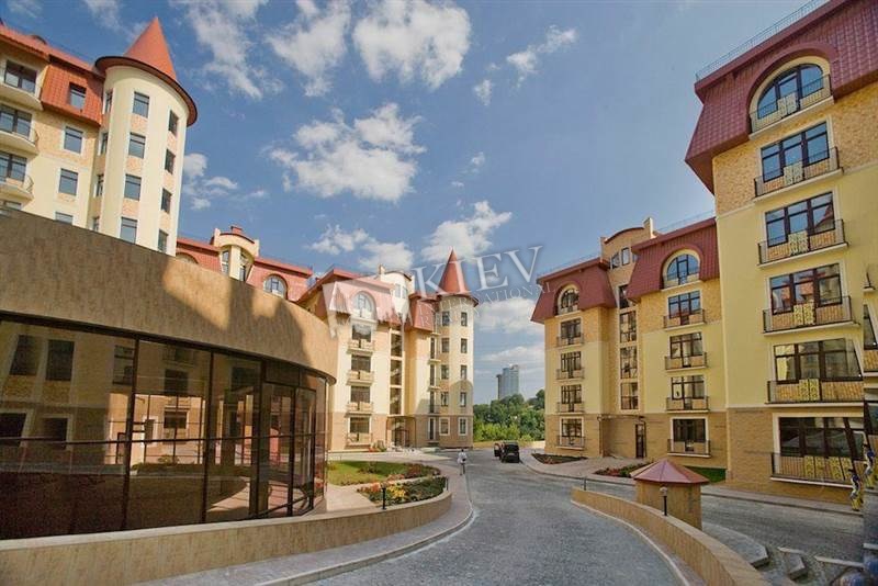Olympiiskaya Apartment for Sale in Kiev