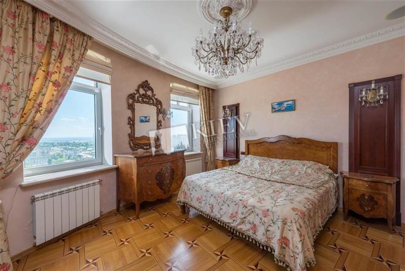 Pechers'ka Long Term Apartment in Kiev