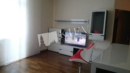 st. Staronavodnitskaya 6B Kitchen Dining Room, Electric Oventop, Living Room Flatscreen TV, Fold-out Sofa Set