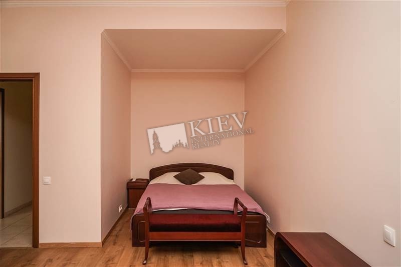 Two-bedroom Apartment st. Kropivnitskogo 10 16469