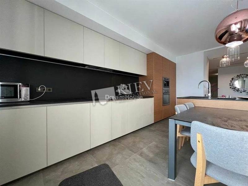 st. 40-letiya Oktyabrya 60 Living Room Flatscreen TV, Fold-out Sofa Set, Residential Complex Park Avenue
