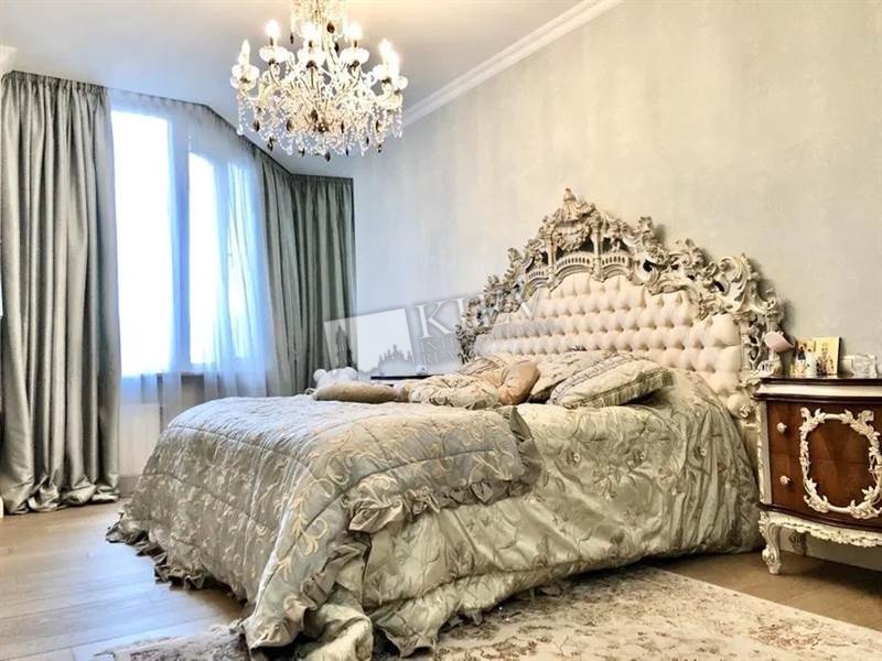 Palats Ukraina Rent an Apartment in Kiev