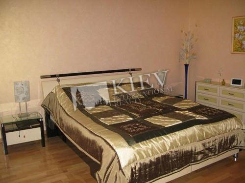 Pechers'ka Apartment for Rent in Kiev