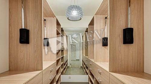One-bedroom Apartment st. Lesi Ukrainki 7B 2880