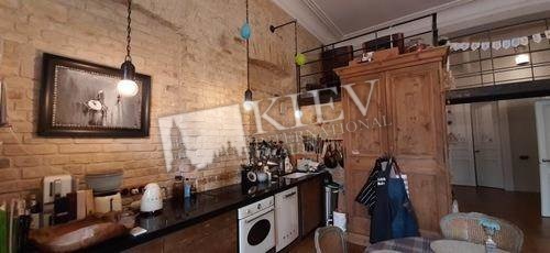 st. Streletskaya 8/2 Kitchen Dining Room, Dishwasher, Electric Oventop, Living Room Flatscreen TV, Fold-out Sofa Set