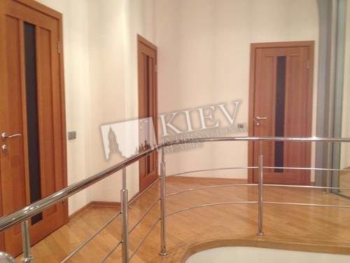 st. Dmitrievskaya 69 Master Bedroom 1 Double Bed, TV, Interior Condition 1-2 Years Old