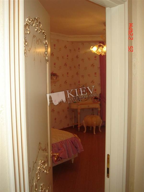 st. Bulvar Shevchenko 27B Apartment for Rent in Kiev 1035